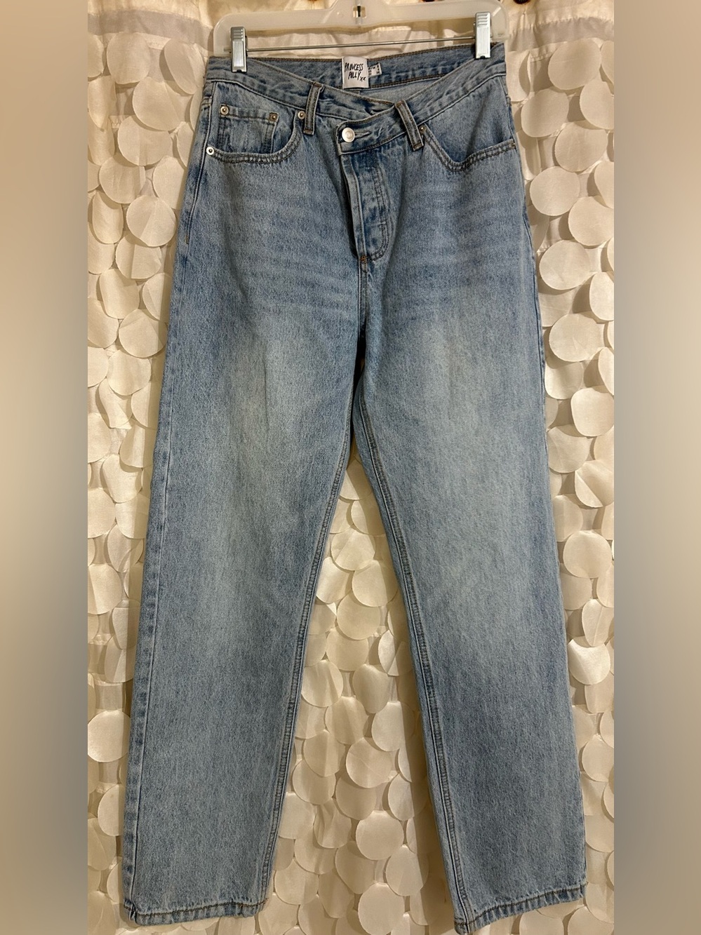 Princess Polly Relaxed Light Blue Jeans Size 4